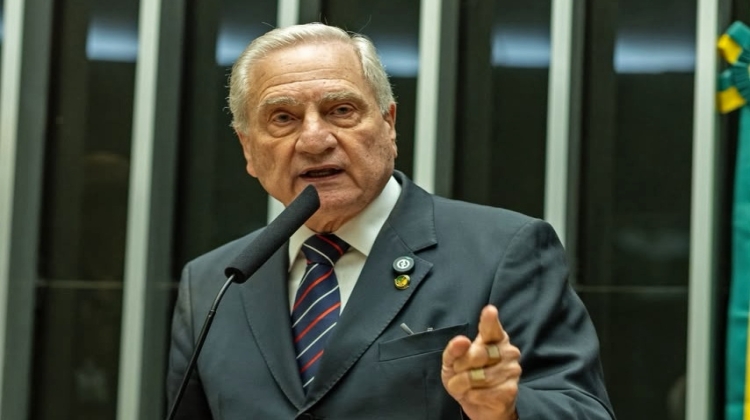 Notícia: Cotait: 'Não vamos deixar que destruam o Simples Nacional, a maior revolução socioeconômica do país'