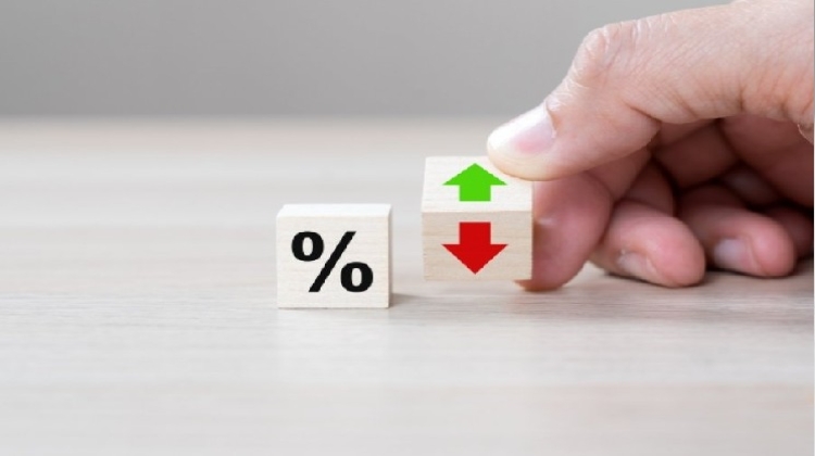 Notícia: Copom reduz taxa de juros em 0,25 ponto e Selic cai a 14% ao ano