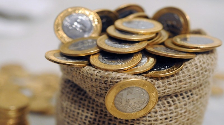 Notícia: Em oito meses, arrecadação federal ultrapassa R$ 2 trilhões